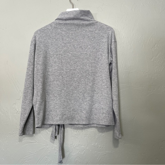 Vera Wang Simply Vera Size Medium Tie Front Gray Sweater Mock Turtleneck Top - Picture 10 of 14